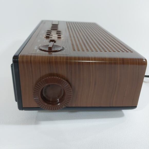 Vintage Panasonic Simulated‎ Wood Cabinet AM/FM Alarm Clock RC-6210 - Picture 7 of 8